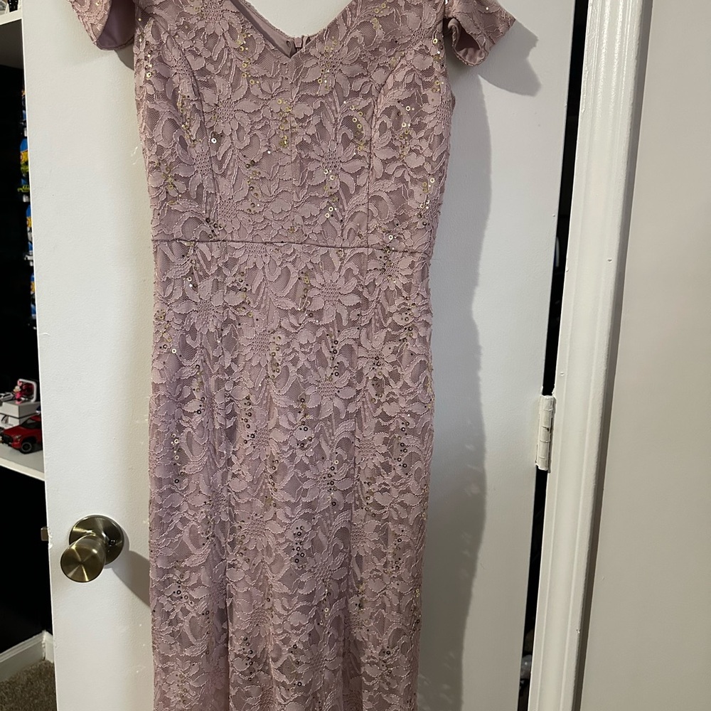 Elegant Lace Midi Dress in Lavender